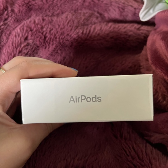 Apple Airpods - SOLD - Picture 4 of 8